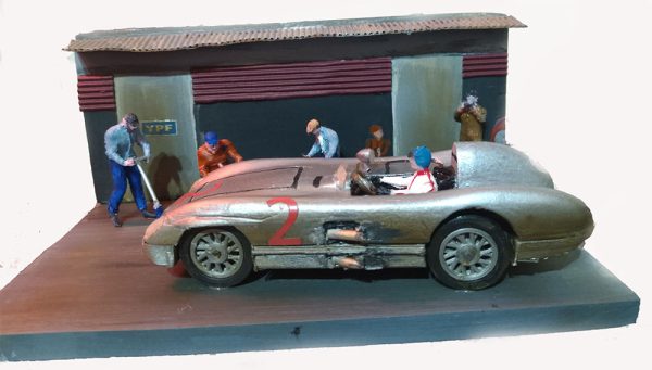 Maqueta MB 300 SLR